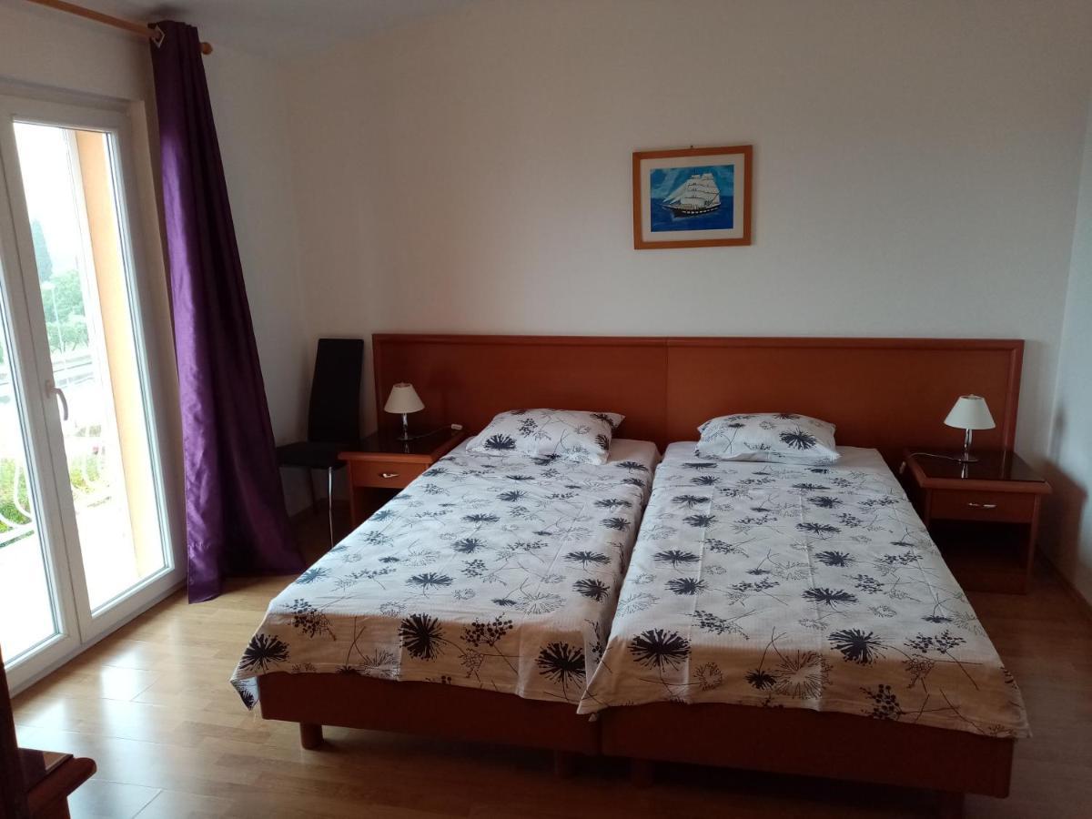 Apartmani Nado Majica Sveti Filip i Jakov Kültér fotó